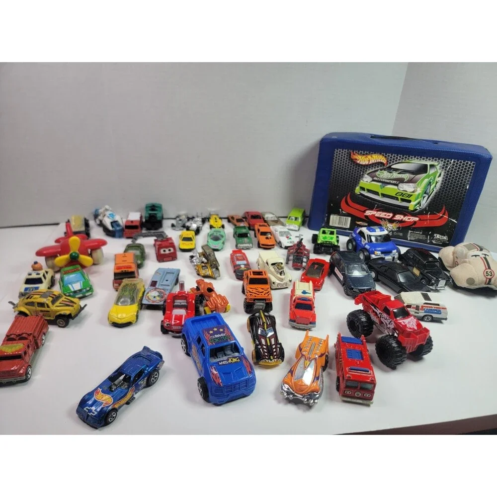 Mixed Lot 40+ Toy Cars Trucks Hot Wheels Matchbox McDonald’s Diecast w/ Carry...